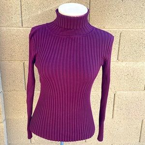 Long sleeve Maroon sweater